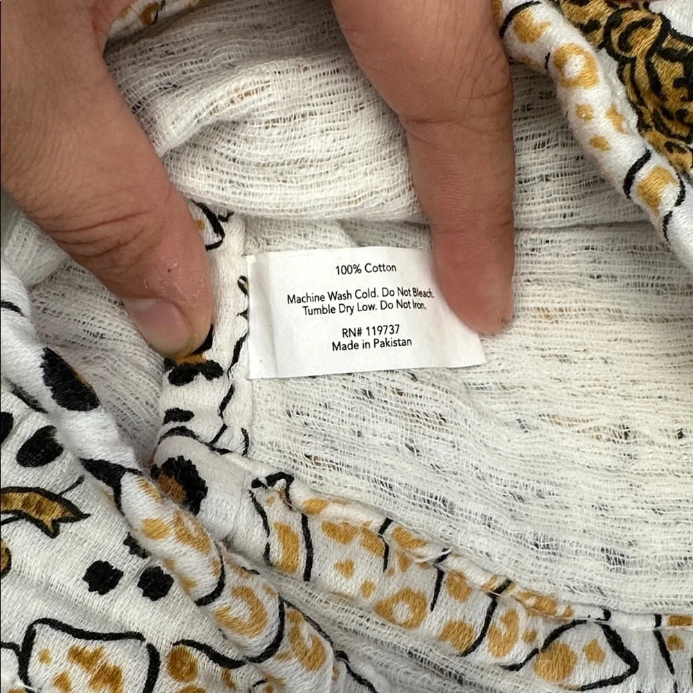 NWT Envogue Cheetah Ghost Kitchen Towels
